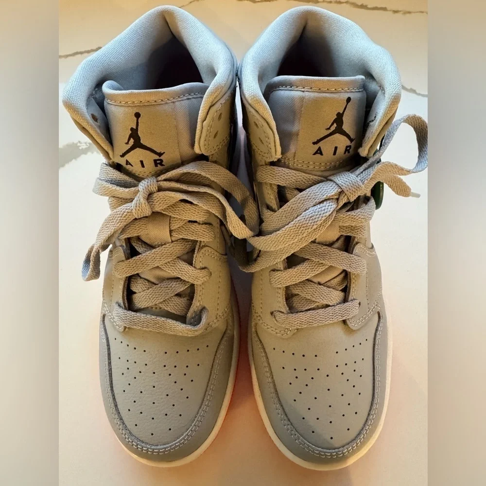 Air Jordan 1 Mid Wolf Grey Racer Pink Black (GS) - 5Y (Womans 6.5)